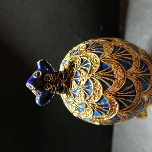 Elegant Gold and Blue Filigree Egg Ornament Decor